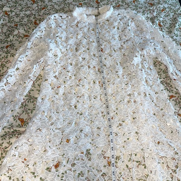 Women’s Droptail Lace Embroidered Long Sleeve Blouse - Picture 3 of 5